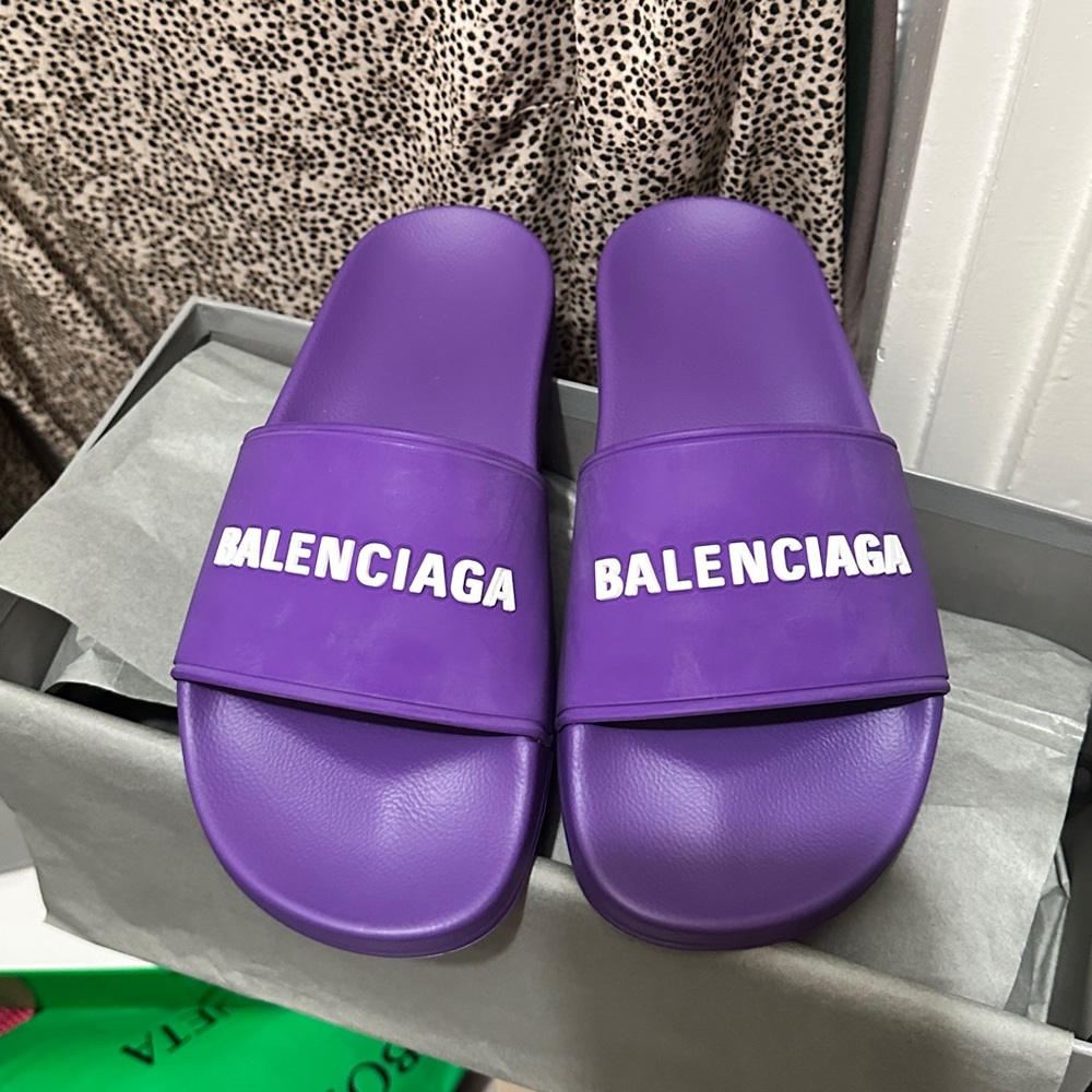 BALENCIAGA PURPLE POOL SLIDES *AUTHENTIC*